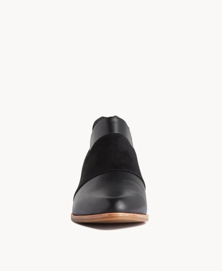 Alicia Flat