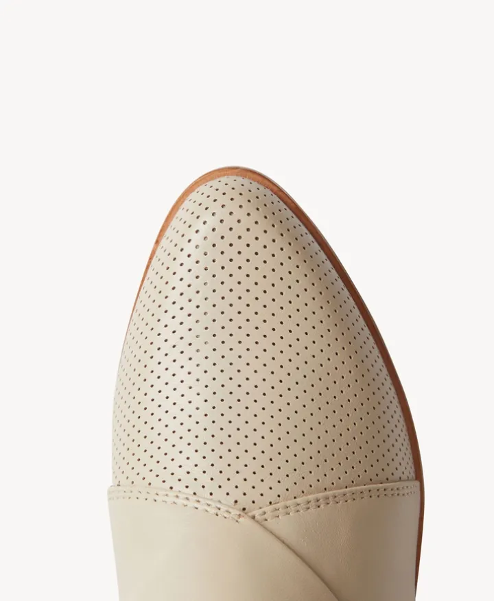Alison Flat