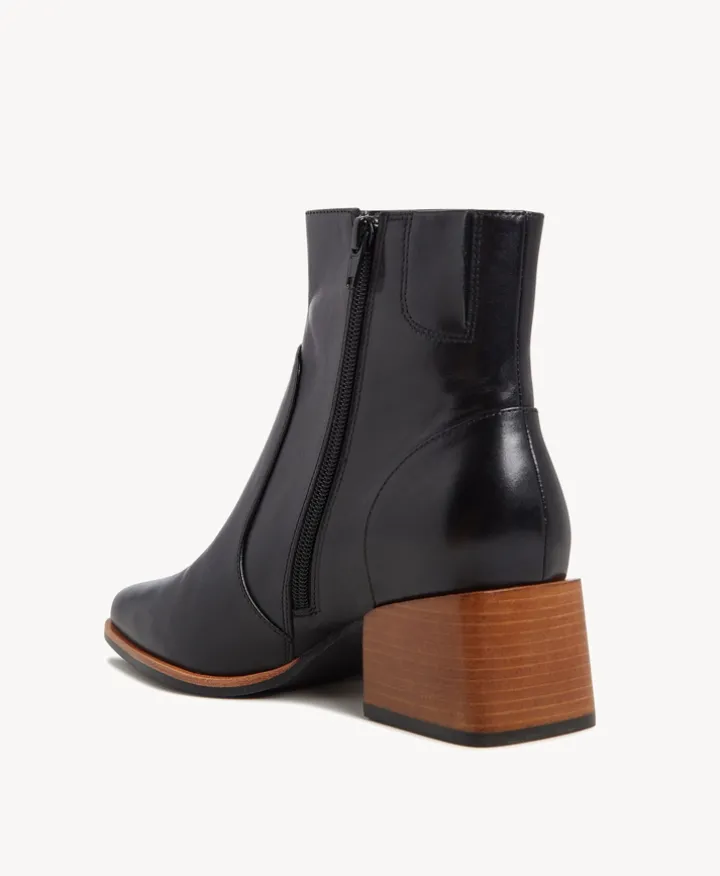 Broome Wide Fit Ankle Boot