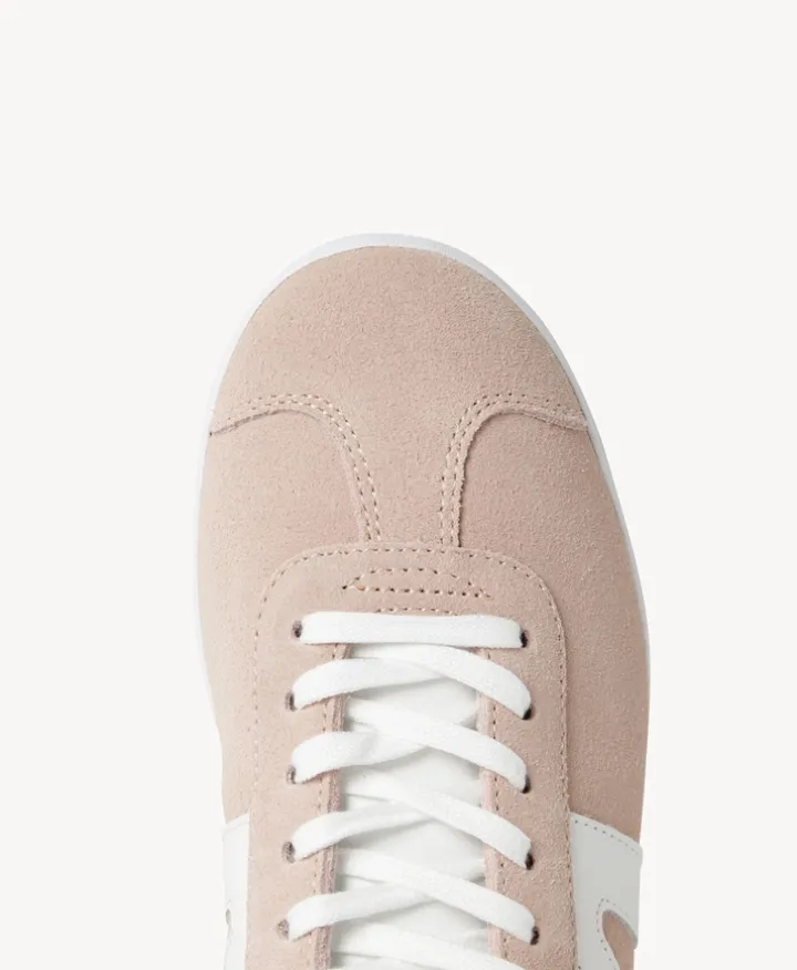 Convergence Sneaker