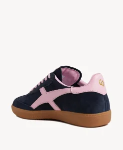 Crossroads Sneaker