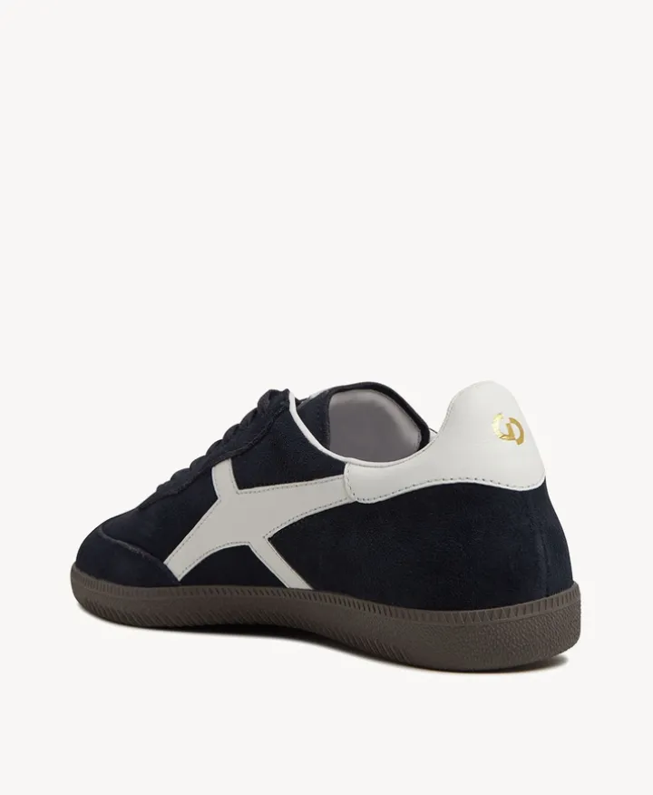 Crossroads Sneaker