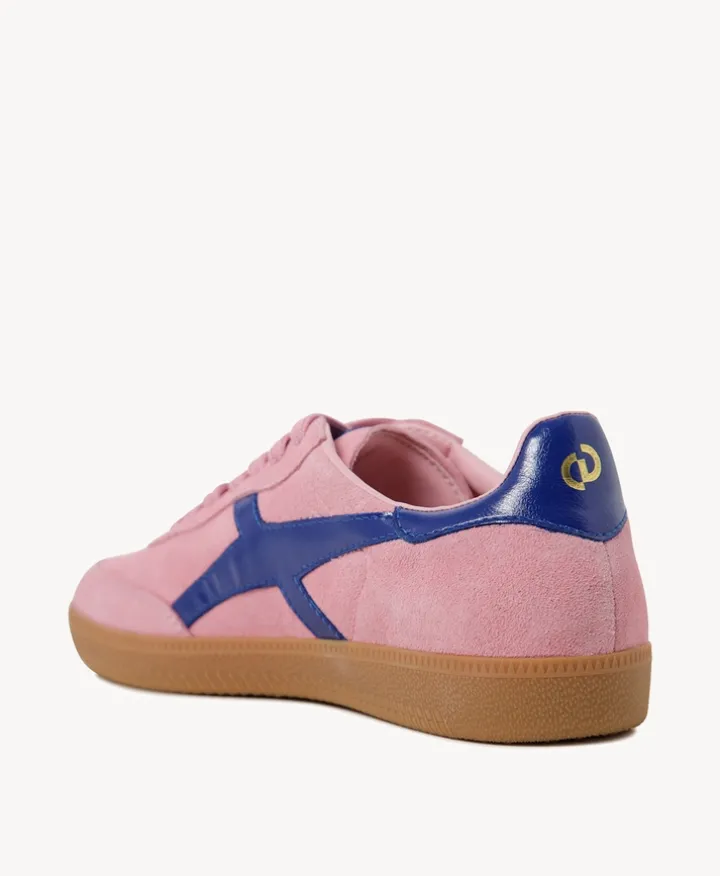 Crossroads Sneaker