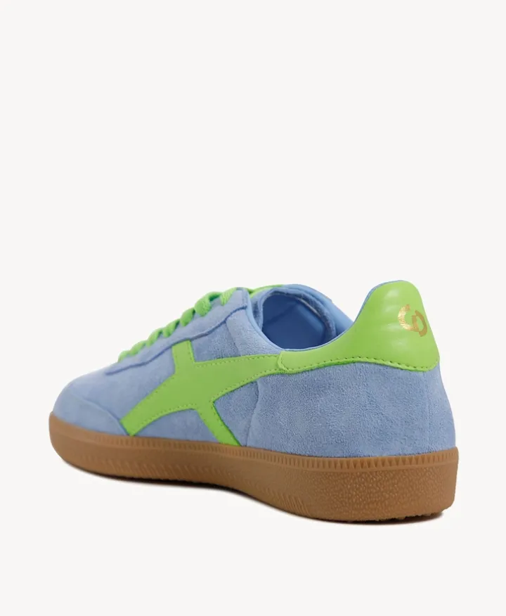 Crossroads Sneaker