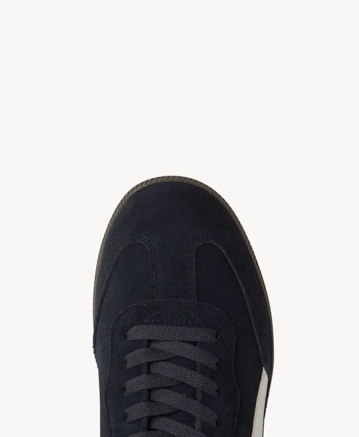 Crossroads Sneaker