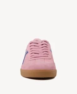 Crossroads Sneaker