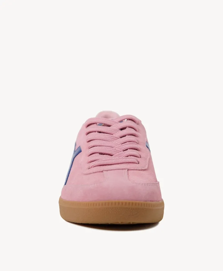Crossroads Sneaker