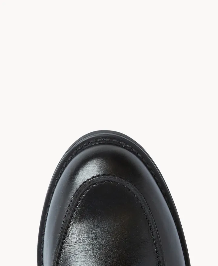 Fae Loafer
