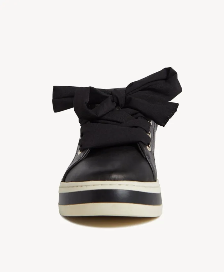 Ginger Sneaker
