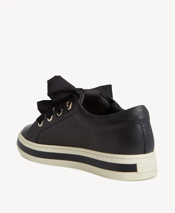 Ginger Sneaker