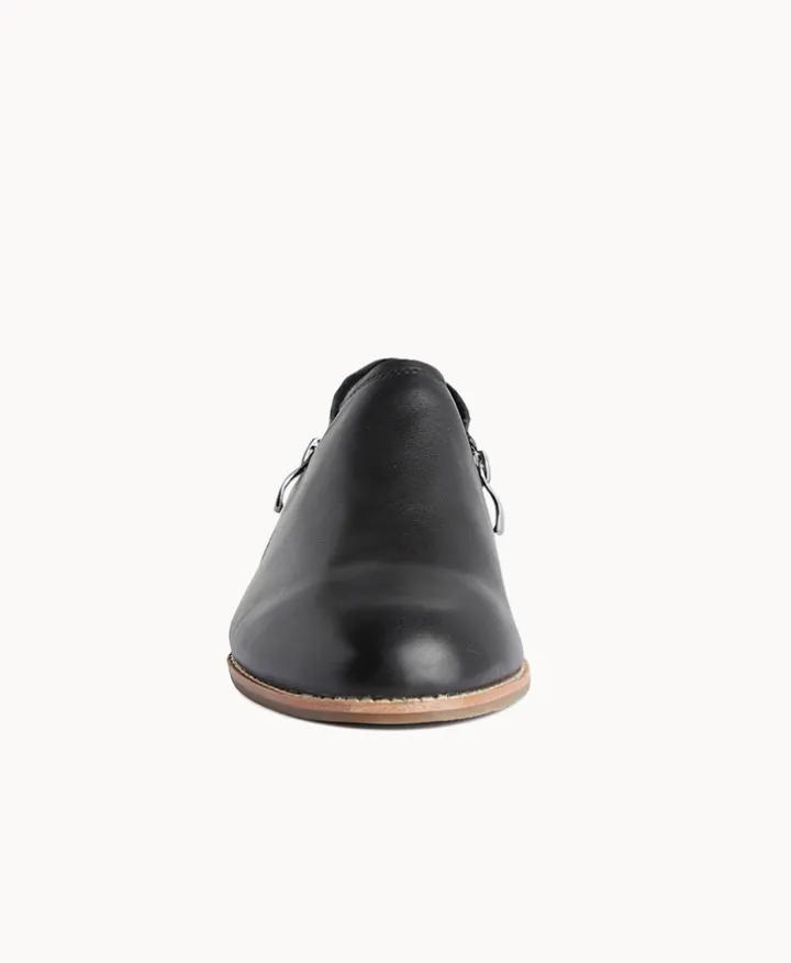 Janice Wide Flat