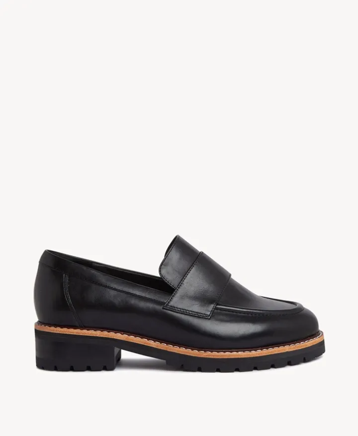 Jenny Wide Loafer