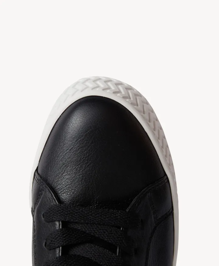 Kaia Sneaker