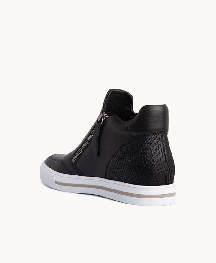 Kimberly Sneaker