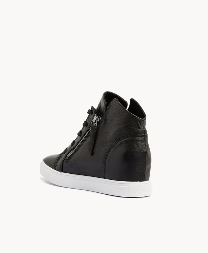 Layla Sneaker