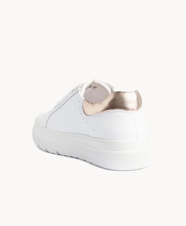 Lindsay Sneaker