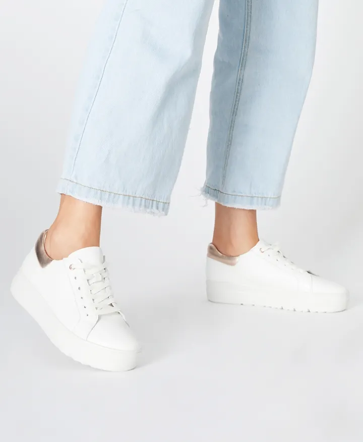 Lindsay Sneaker