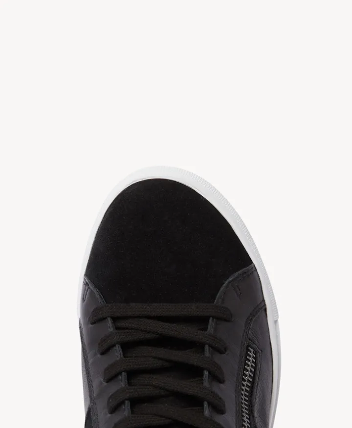 Lucky Sneaker