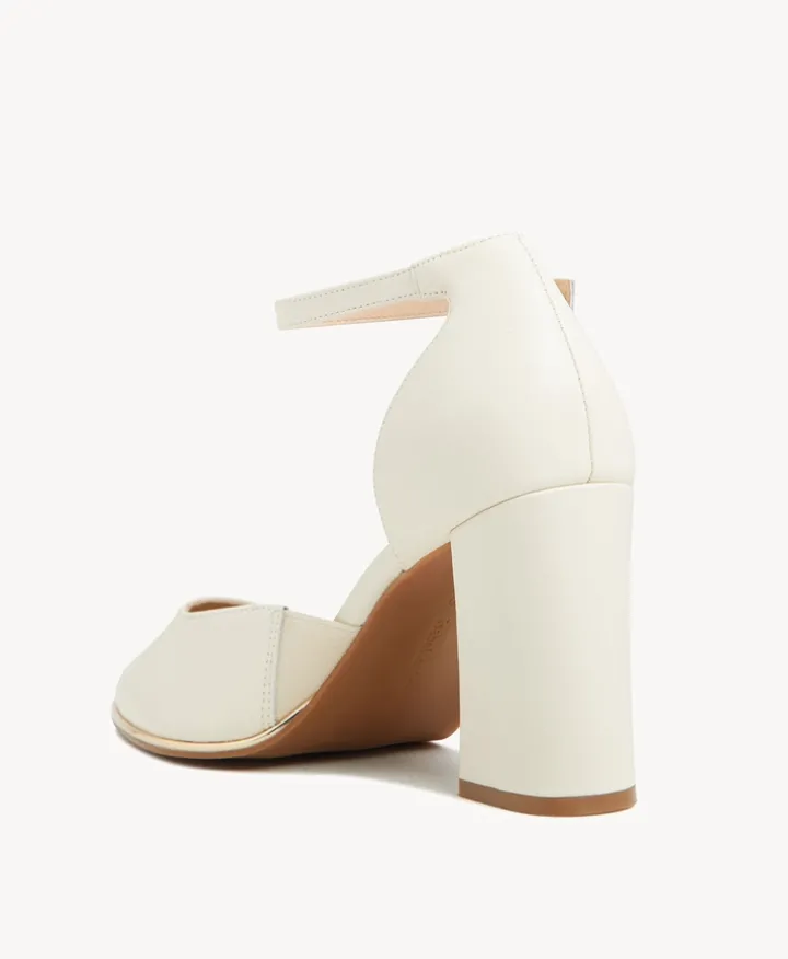 Manaia Wide Heel
