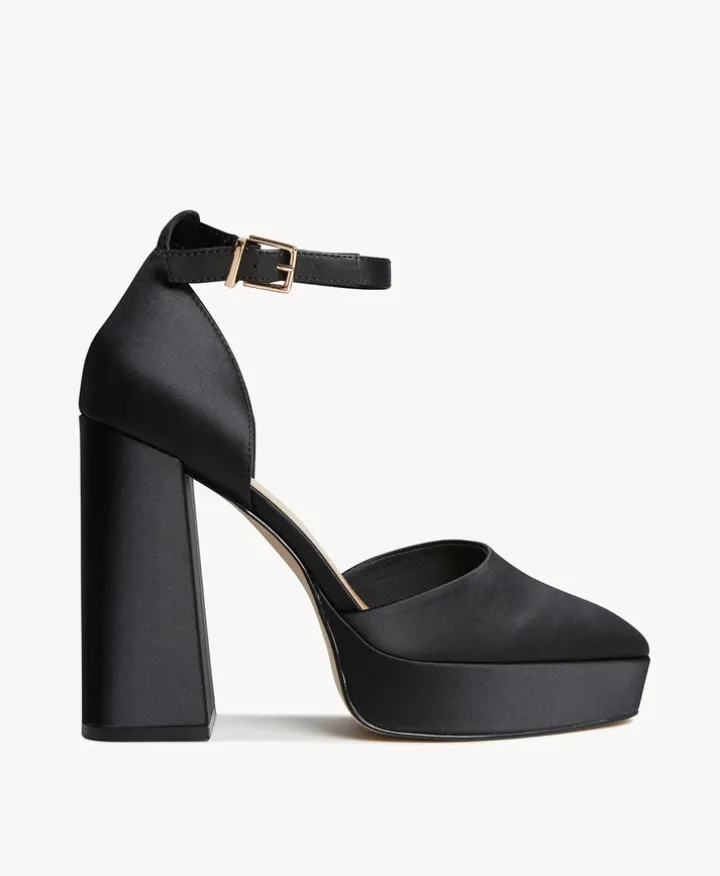 Monique Heel