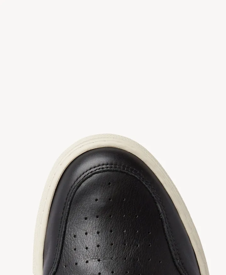 Nunez Sneaker