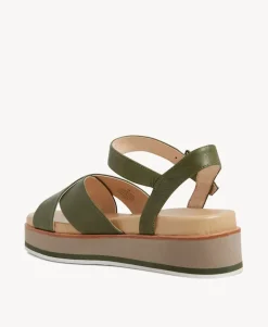 Perri Sandal