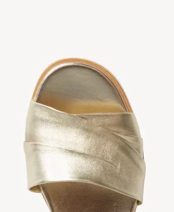 Stevie Sandal