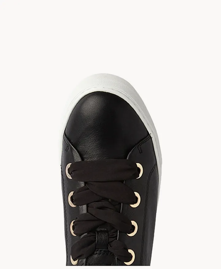 Vale Sneaker