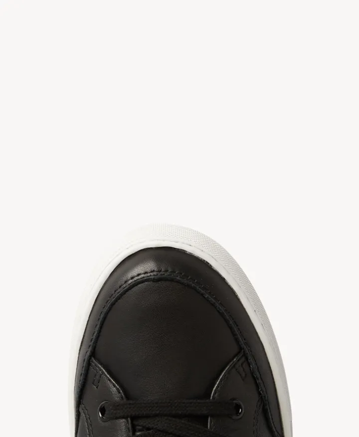 Vera Sneaker