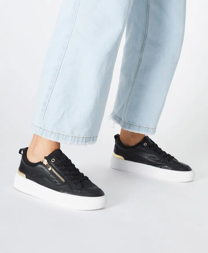 Vera Sneaker