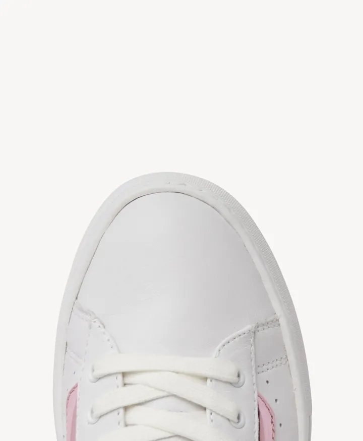 Voyage Sneaker