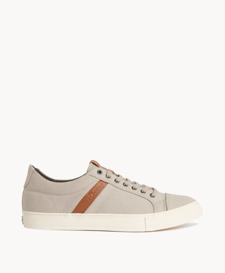 Wayne Canvas Sneaker