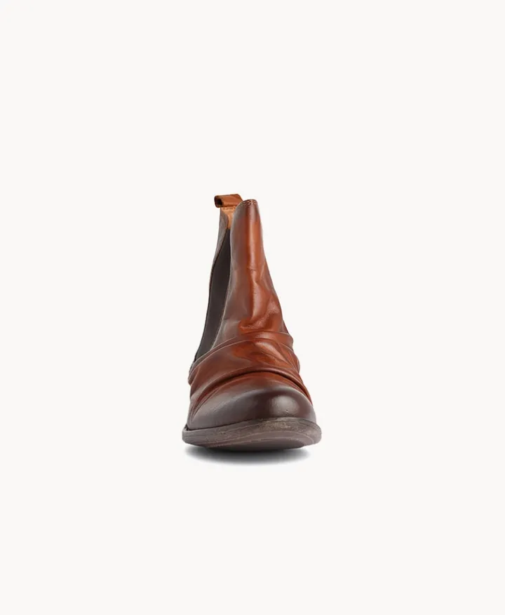 Willow 2 Chelsea Boot