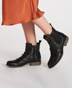 Willow Chelsea Boot